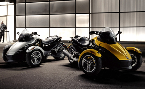 The Can-Am Spyder a Bike – Roadster Hybrid with a driving thrill