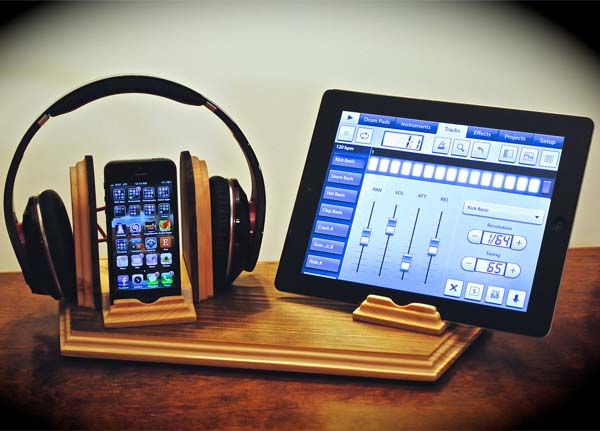 Sound Stand Deluxe Wood Docking Stand